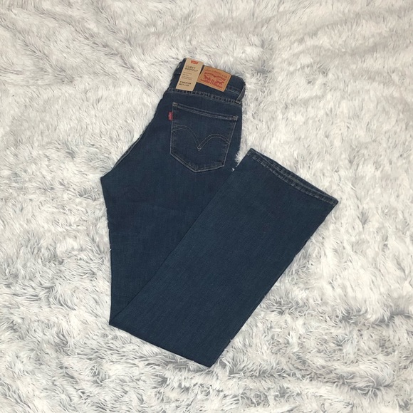 Levi’s Curvy Bootcut Jeans - Picture 5 of 5